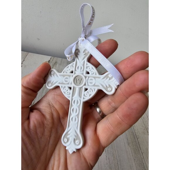 Wedgwood Irish figural cross religious ornament porcelain Xmas tree - Picture 7 of 8